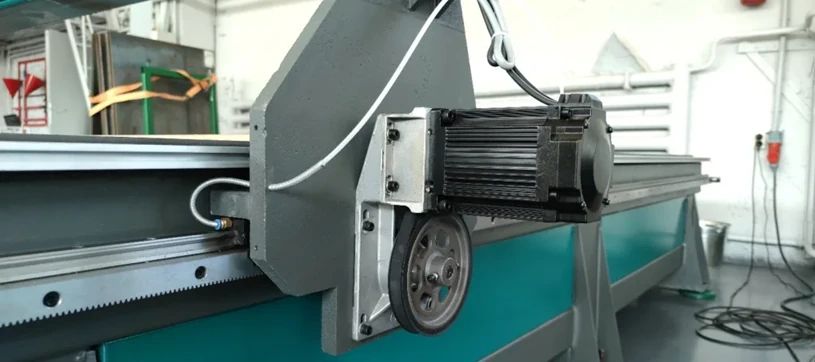 Фрезерный станок с ЧПУ